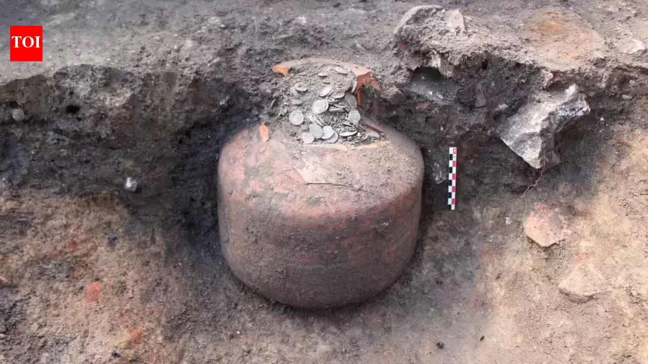Someone buried 40,000 Roman coins 1,700 years ago and never returned. Then archaeologists uncovered the hidden treasure | Someone buried 40,000 Roman coins 1,700 years ago and never returned. Then archaeologists uncovered the hidden treasure |