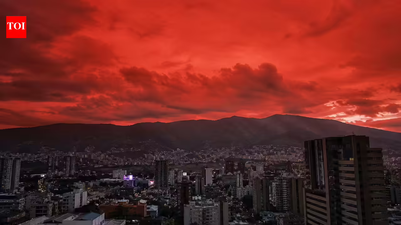 Blood-Red Sky Venezuela: Caracas sky turns blood-red after Venezuela earthquakes: Scientists explain the ‘candilazo’ phenomenon behind the eerie glow | Blood-Red Sky Venezuela: Caracas sky turns blood-red after Venezuela earthquakes: Scientists explain the ‘candilazo’ phenomenon behind the eerie glow |