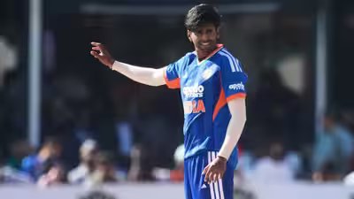 Mayank Yadav equals Bhuvneshwar Kumar’s T20I Record with first-ball wicket against Zimbabwe | Cricket News Mayank Yadav equals Bhuvneshwar Kumar’s T20I Record with first-ball wicket against Zimbabwe | Cricket News