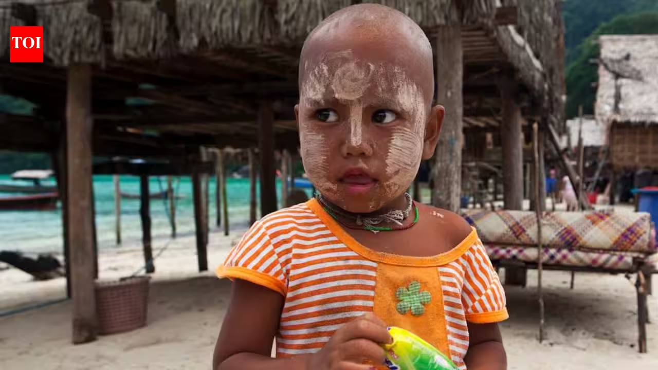 Scientists discovered how the Moken sea nomads developed an extraordinary ability to see underwater like dolphins | Scientists discovered how the Moken sea nomads developed an extraordinary ability to see underwater like dolphins |
