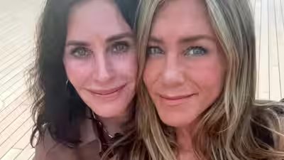 Jennifer Aniston and Courteney Cox vacation in Spain with Pedro Pascal and Jim Curtis | Jennifer Aniston and Courteney Cox vacation in Spain with Pedro Pascal and Jim Curtis |