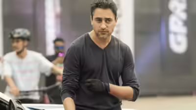 Aamir Khan’s nephew Imran Khan joins students’ protest in Mumbai; says, ‘I’m here to show support and solidarity’ | Aamir Khan’s nephew Imran Khan joins students’ protest in Mumbai; says, ‘I’m here to show support and solidarity’ |