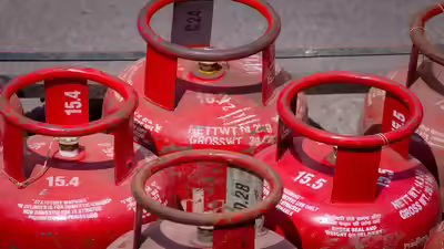 LPG subsidy bill races beyond budget, may hit Rs 1 lakh crore this fiscal LPG subsidy bill races beyond budget, may hit Rs 1 lakh crore this fiscal