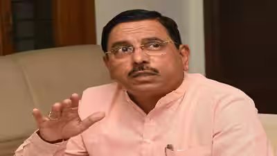 “I accept it with humility”: Pralhad Joshi assumes charge as Union education minister “I accept it with humility”: Pralhad Joshi assumes charge as Union education minister