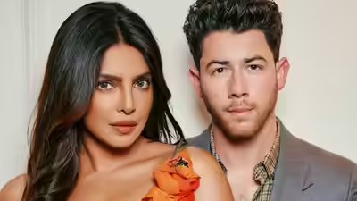 Priyanka Chopra turns Paris Fashion Week outing with hubby Nick Jonas into a romantic date night – PICS | Priyanka Chopra turns Paris Fashion Week outing with hubby Nick Jonas into a romantic date night – PICS |