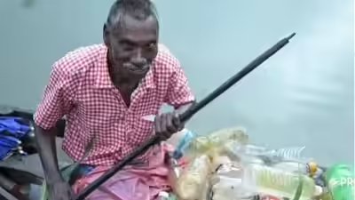 This 69-year-old paralysed man cleaned a river in silence until a young photographer noticed him This 69-year-old paralysed man cleaned a river in silence until a young photographer noticed him