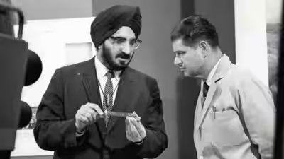 The Indian scientist who bent light — and changed the internet forever: Why Dr Narinder Singh Kapany is called the ‘Father of Fiber Optics’ The Indian scientist who bent light — and changed the internet forever: Why Dr Narinder Singh Kapany is called the ‘Father of Fiber Optics’