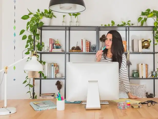 9-to-5 is out? Why some workers think the 2-to-10 shift is actually better 9-to-5 is out? Why some workers think the 2-to-10 shift is actually better