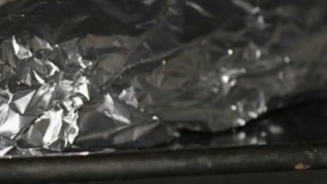 Put aluminium foil in your freezer: The surprisingly useful kitchen hack people swear by Put aluminium foil in your freezer: The surprisingly useful kitchen hack people swear by