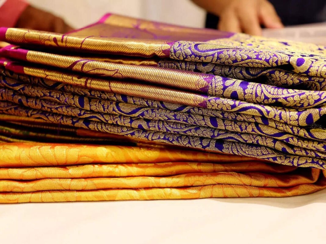 Beginner’s guide to understanding Indian handloom fabrics Beginner’s guide to understanding Indian handloom fabrics