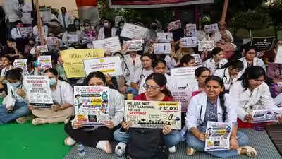 J&K MBBS, BDS interns launch indefinite strike over low stipend, seek hike to Rs 30,000 J&K MBBS, BDS interns launch indefinite strike over low stipend, seek hike to Rs 30,000