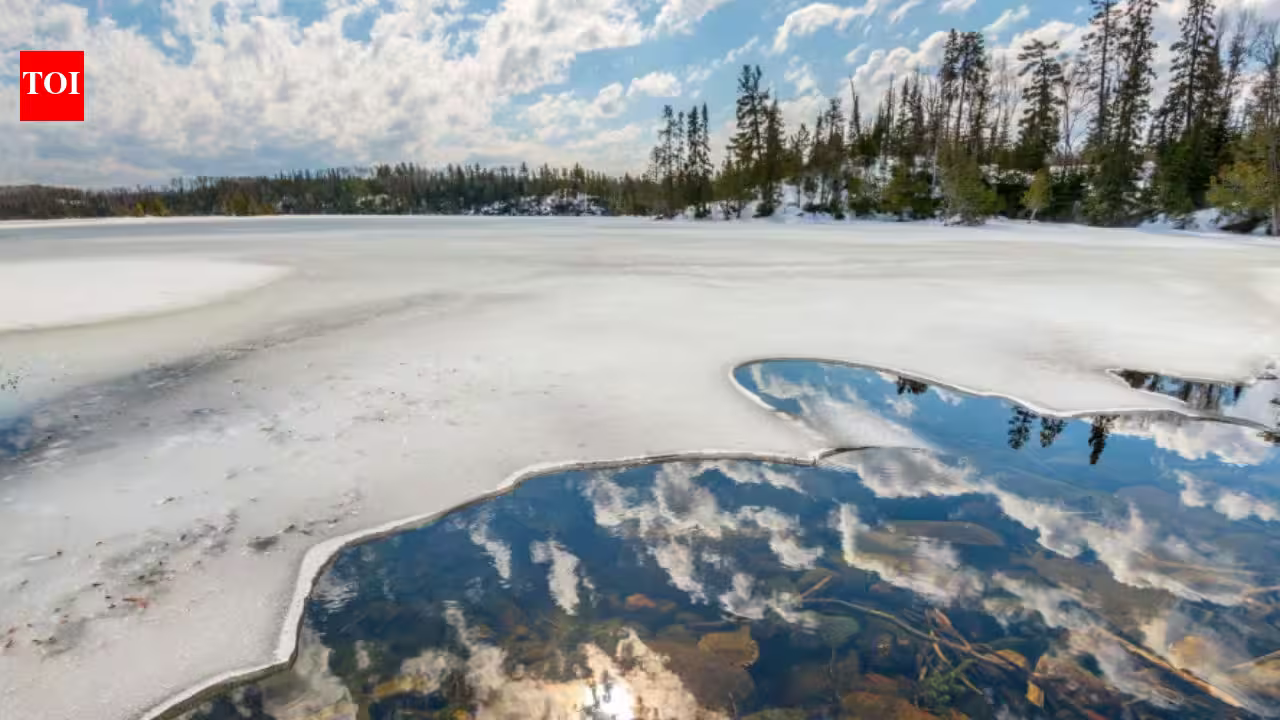 Researchers tracked 724 Northern Hemisphere lakes from 2000 to 2022; above critical winter temperatures, ice-loss sensitivity rose up to 22-fold and could shorten seasons by 40 days Researchers tracked 724 Northern Hemisphere lakes from 2000 to 2022; above critical winter temperatures, ice-loss sensitivity rose up to 22-fold and could shorten seasons by 40 days