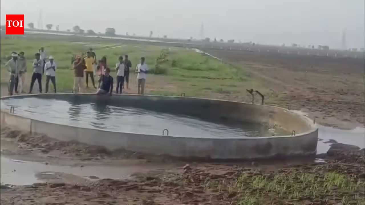 A well in Gujarat’s Morbi has been shaking continuously with rippling water; experts are still trying to understand why A well in Gujarat’s Morbi has been shaking continuously with rippling water; experts are still trying to understand why