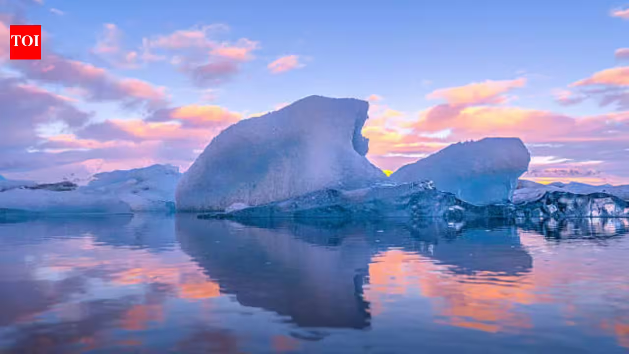 In 1977, a Saudi prince towed an Alaskan iceberg to Iowa to pitch shipping icebergs to Arabia for drinking water; now engineers are exploring the idea as freshwater scarcity worsens In 1977, a Saudi prince towed an Alaskan iceberg to Iowa to pitch shipping icebergs to Arabia for drinking water; now engineers are exploring the idea as freshwater scarcity worsens