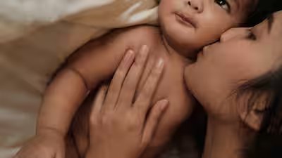 Why new mothers may develop painfully dry hands and how to care for them Why new mothers may develop painfully dry hands and how to care for them