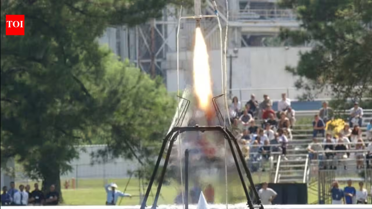 In 1926, a 10-foot rocket rose just 41 feet from a Massachusetts farm; 35 years later, NASA put its creator’s name in space | In 1926, a 10-foot rocket rose just 41 feet from a Massachusetts farm; 35 years later, NASA put its creator’s name in space |