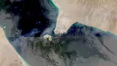 Saudi’s Yanbu port sees busy days despite Houthi threats; crude transits as oil tankers go dark Saudi’s Yanbu port sees busy days despite Houthi threats; crude transits as oil tankers go dark