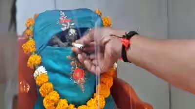 Why do devotees offer cigarettes to this deity? The 130-year-old story of Surat’s Bhoot Mama temple Why do devotees offer cigarettes to this deity? The 130-year-old story of Surat’s Bhoot Mama temple