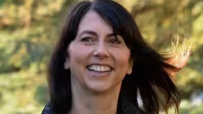 MacKenzie Scott gave Native Forward $50 million; it will spend $10 million on scholarships and place $40 million in a permanent endowment MacKenzie Scott gave Native Forward $50 million; it will spend $10 million on scholarships and place $40 million in a permanent endowment