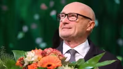 Phil Collins recalls near-death experience in 2024 due to alcohol addiction: ‘People were coming to say goodbye’ | Phil Collins recalls near-death experience in 2024 due to alcohol addiction: ‘People were coming to say goodbye’ |