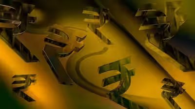 Rupee climbs to 95.64 against US dollar; Iran sanctions, crude prices in focus Rupee climbs to 95.64 against US dollar; Iran sanctions, crude prices in focus