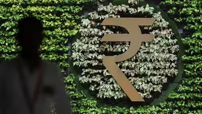 Rupee slips 8 paise against US dollar as crude prices continue to rise Rupee slips 8 paise against US dollar as crude prices continue to rise