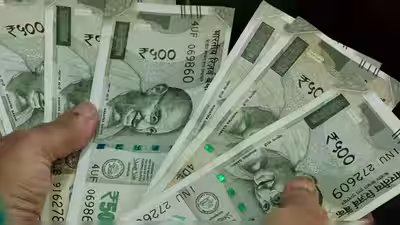 Rupee hits 1-month closing high despite RBI repo rate pause; sliding crude oil prices help Rupee hits 1-month closing high despite RBI repo rate pause; sliding crude oil prices help
