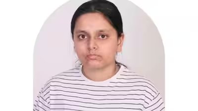 She saw textbooks being thrown away at 14. What this Delhi teenager did next is now helping 6,000 students | She saw textbooks being thrown away at 14. What this Delhi teenager did next is now helping 6,000 students |