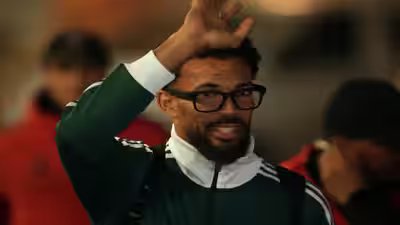 ‘Vozinha! Vozinha!’: FIFA World Cup breakout star gets hero’s welcome in Chile after three delays | Football News ‘Vozinha! Vozinha!’: FIFA World Cup breakout star gets hero’s welcome in Chile after three delays | Football News