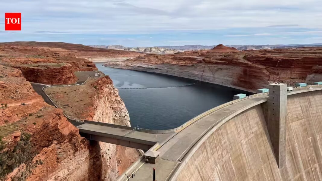 Scientists released up to 45,000 cubic feet of water per second from Glen Canyon Dam for 8 days in 1996; the artificial flood rebuilt Grand Canyon sandbars Scientists released up to 45,000 cubic feet of water per second from Glen Canyon Dam for 8 days in 1996; the artificial flood rebuilt Grand Canyon sandbars