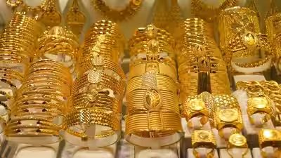 Gold prices surge 60% from Rs 98,000 to Rs 1.57 lakh per 10 grams in a year; Ganesh Chaturthi sales fall 15% as buyers switch to lighter jewellery, also buy coins Gold prices surge 60% from Rs 98,000 to Rs 1.57 lakh per 10 grams in a year; Ganesh Chaturthi sales fall 15% as buyers switch to lighter jewellery, also buy coins