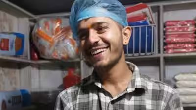 Meet Abhishek Sahu: He lost his business, then built a ₹25 lakh/month sandwich empire by learning on YouTube – now sells 600+ sandwiches a day Meet Abhishek Sahu: He lost his business, then built a ₹25 lakh/month sandwich empire by learning on YouTube – now sells 600+ sandwiches a day