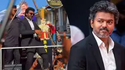 ‘Jana Nayagan’ actor and CM Vijay’s look-alike takes Udupi by storm during Krishna Janmashtami, Viral video wins attention | ‘Jana Nayagan’ actor and CM Vijay’s look-alike takes Udupi by storm during Krishna Janmashtami, Viral video wins attention |