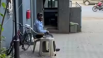Employee’s bond with security guard at new workplace wins hearts: ‘My first friend at work’ | Employee’s bond with security guard at new workplace wins hearts: ‘My first friend at work’ |