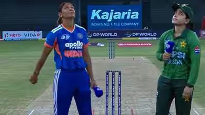 India vs Pakistan: ‘No handshake’ again — Harmanpreet Kaur, Fatima Sana avoid customary gesture at Asia Cup toss | Cricket News India vs Pakistan: ‘No handshake’ again — Harmanpreet Kaur, Fatima Sana avoid customary gesture at Asia Cup toss | Cricket News