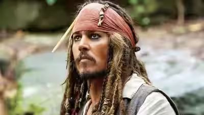 In 2004, Johnny Depp bought the Bahamian islands while filming ‘Pirates of the Caribbean’ for USD 3.6 million and named the private beaches after his loved ones | In 2004, Johnny Depp bought the Bahamian islands while filming ‘Pirates of the Caribbean’ for USD 3.6 million and named the private beaches after his loved ones |