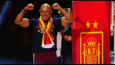 World Cup-winning Spain coach Luis de la Fuente rewarded with four-year contract extension until 2032 | Football News World Cup-winning Spain coach Luis de la Fuente rewarded with four-year contract extension until 2032 | Football News