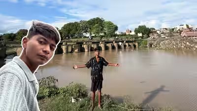“I don’t know why people throw garbage in the river”: How 20-year-old viral sensation ‘Bittu Tabahi’ single-handedly cleaned MP’s Ajnar River despite no funding and health risks “I don’t know why people throw garbage in the river”: How 20-year-old viral sensation ‘Bittu Tabahi’ single-handedly cleaned MP’s Ajnar River despite no funding and health risks