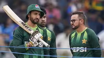 Pakistan coach Mike Hesson breaks silence on mid-England series shake-up, says ‘I really don’t know what happened’ | Cricket News Pakistan coach Mike Hesson breaks silence on mid-England series shake-up, says ‘I really don’t know what happened’ | Cricket News