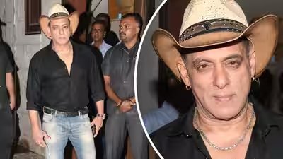 Salman Khan patches up with Paparazzi? Actor poses with shutterbugs after Bigg Boss outburst — WATCH | Salman Khan patches up with Paparazzi? Actor poses with shutterbugs after Bigg Boss outburst — WATCH |