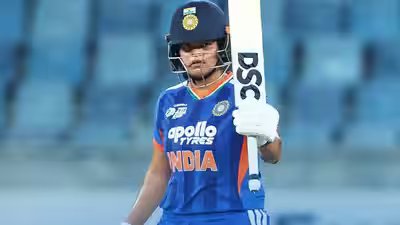 Shafali Verma goes berserk in final against Sri Lanka, smashes fastest fifty in Women’s T20 Asia Cup | Cricket News Shafali Verma goes berserk in final against Sri Lanka, smashes fastest fifty in Women’s T20 Asia Cup | Cricket News