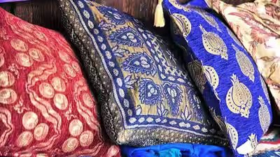 Turn old dupattas into stylish cushion covers without sewing: Easy ways to give your home décor a beautiful makeover | Turn old dupattas into stylish cushion covers without sewing: Easy ways to give your home décor a beautiful makeover |