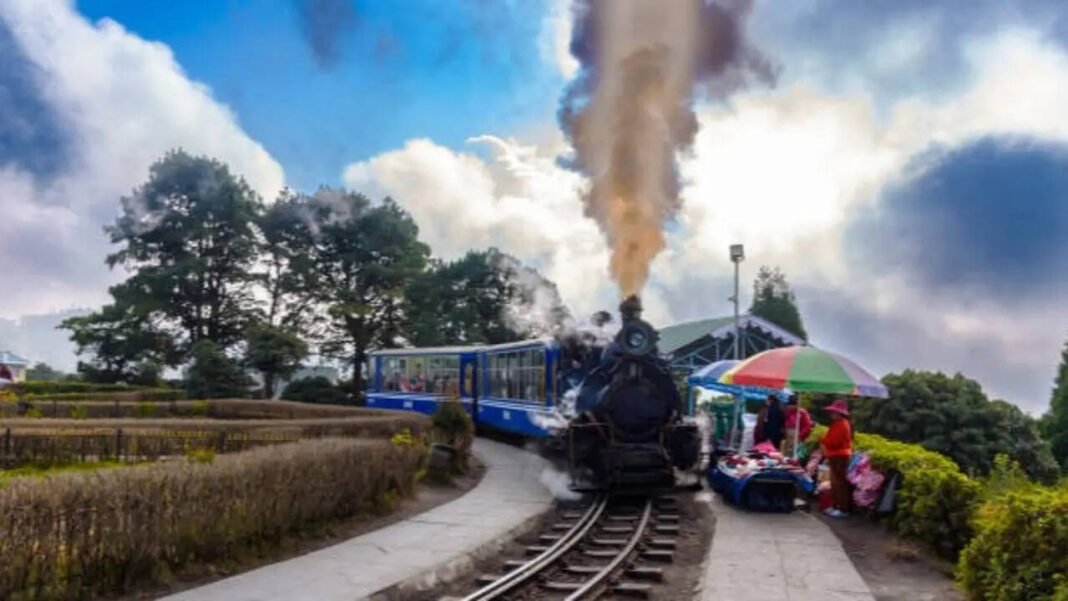 5 Hill stations to visit in October: Scenic destinations to enjoy cool weather, lush landscapes and a refreshing getaway 5 Hill stations to visit in October: Scenic destinations to enjoy cool weather, lush landscapes and a refreshing getaway