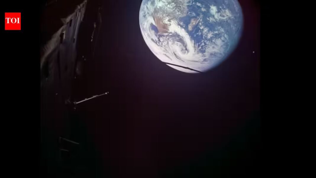 ESA’s Jupiter-bound spacecraft changed direction by 20 degrees and gained 3.5 km/s in speed using Earth’s gravity; ESA’s Juice spacecraft needed no major engine burn for the boost ESA’s Jupiter-bound spacecraft changed direction by 20 degrees and gained 3.5 km/s in speed using Earth’s gravity; ESA’s Juice spacecraft needed no major engine burn for the boost