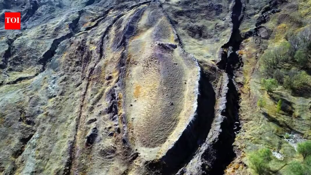 Noah’s Ark mystery deepens as archaeologists drill into Turkey’s Mount Ararat site for first time, collect soil samples from depths of up to 60 feet to search for evidence of ancient wood Noah’s Ark mystery deepens as archaeologists drill into Turkey’s Mount Ararat site for first time, collect soil samples from depths of up to 60 feet to search for evidence of ancient wood