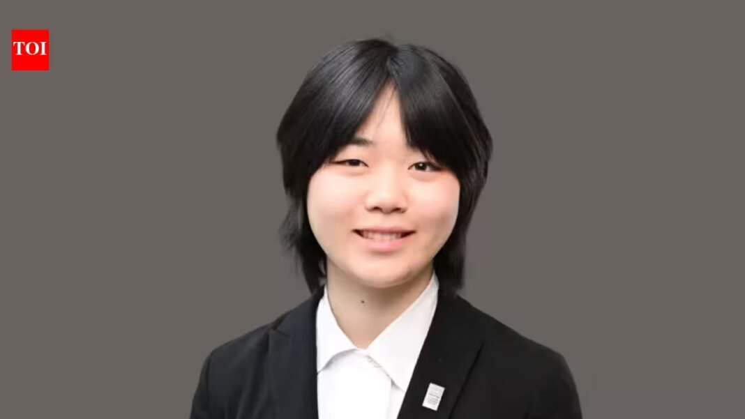 Meet Iris Shen, the 17-year-old Texas student who used clams as a model for testing blood-cancer drugs, found a drug combination that slowed tumor growth, and won a $150,000 Regeneron Science Talent Search prize Meet Iris Shen, the 17-year-old Texas student who used clams as a model for testing blood-cancer drugs, found a drug combination that slowed tumor growth, and won a $150,000 Regeneron Science Talent Search prize