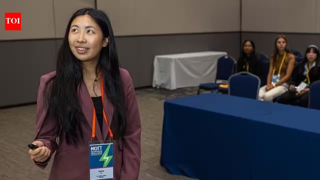 ​Meet Kayley Xu, a San Diego student who developed Aucura, a wearable stethoscope designed to improve respiratory diagnostics, and won a $25,000 national entrepreneurship prize ​Meet Kayley Xu, a San Diego student who developed Aucura, a wearable stethoscope designed to improve respiratory diagnostics, and won a $25,000 national entrepreneurship prize