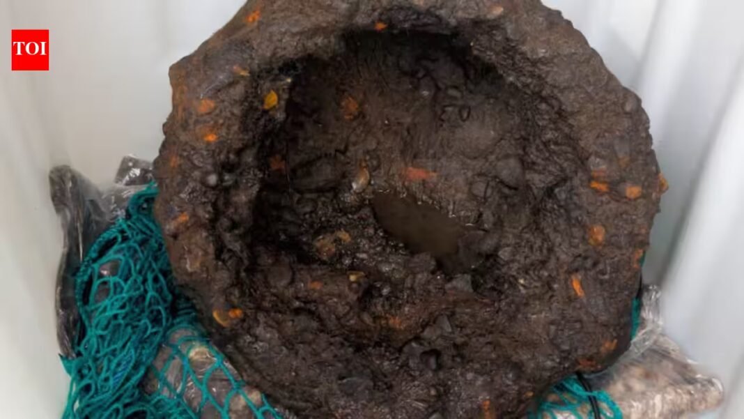 A diver searching the bottom of England’s River Wear has pulled up a huge three-legged iron cauldron that lay hidden underwater for hundreds of years, and researchers are still trying to work out how it got there A diver searching the bottom of England’s River Wear has pulled up a huge three-legged iron cauldron that lay hidden underwater for hundreds of years, and researchers are still trying to work out how it got there