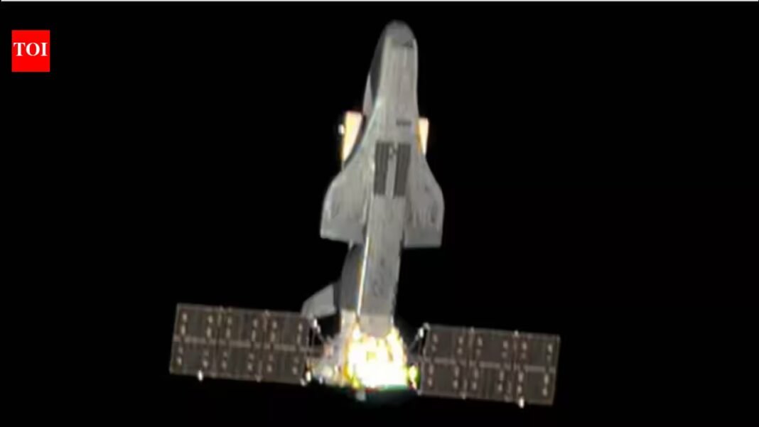 China’s secretive space plane spotted docked to another spacecraft in orbit; US military intelligence agency releases rare image revealing a new detail about Beijing’s mysterious space programme China’s secretive space plane spotted docked to another spacecraft in orbit; US military intelligence agency releases rare image revealing a new detail about Beijing’s mysterious space programme