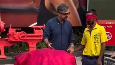 ‘Dil jeet liya’: Blinkit delivery boy who used a bicycle gets new scooty; his reaction wins hearts online ‘Dil jeet liya’: Blinkit delivery boy who used a bicycle gets new scooty; his reaction wins hearts online